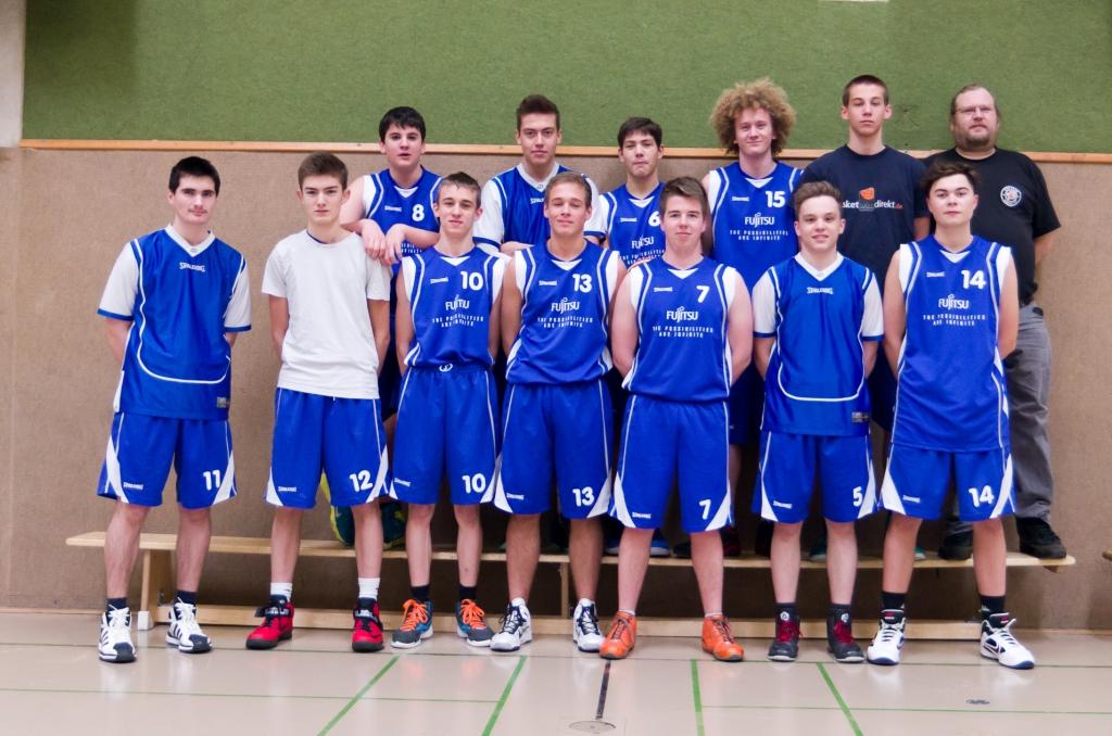  - Basketball-U18-2014-Gruppenfoto-Kompression1